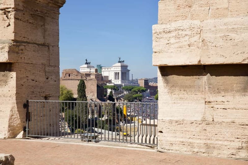 Rome: Colosseum Gladiator's Arena and Roman Forum Tour - Timing, Crowds, and Staying Comfortable in the Roman Heat
