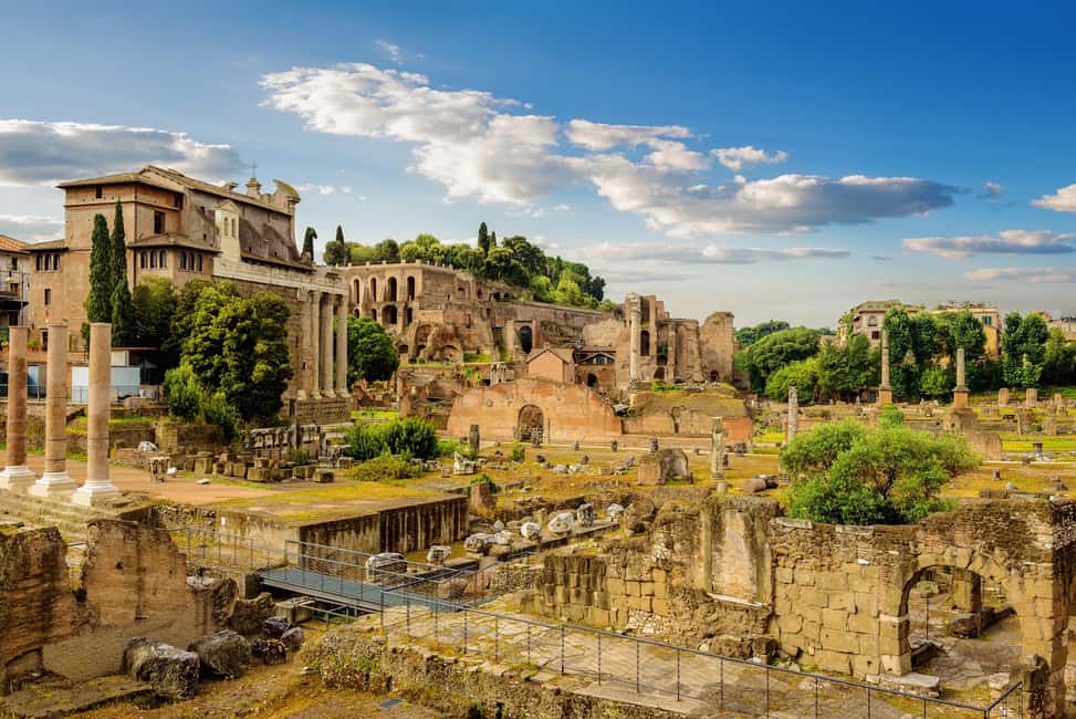 Rome: Colosseum, Palatine Hill, and Forum Guided Experience - Walking From Colosseum to Forum and Palatine Hill