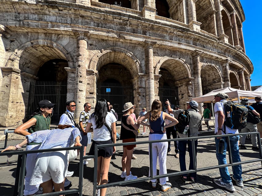 Rome: Colosseum, Roman Forum, and Palatine Hill Tour - How the guide and headsets change the whole experience