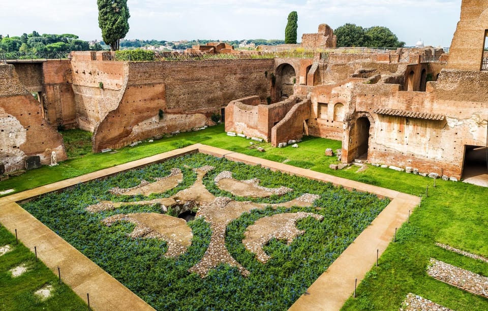 Rome: Colosseum Tour with Gladiator's Arena Option and Forum - Group size, headsets, and the pace you should plan for