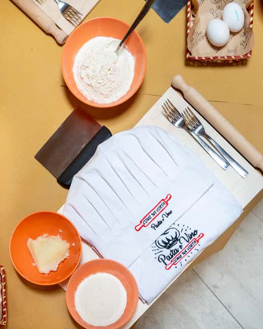 Rome: Cooking class with wine pairing at Come Na Vorta - Hosts, language, and that family-table feeling