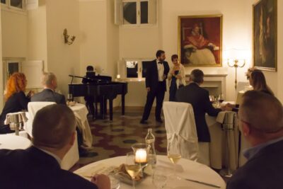 Rome: Dinner and Opera Performance at Palazzo Pamphili - Getting into the Innocenzo X Hall: private entrance, reserved seating