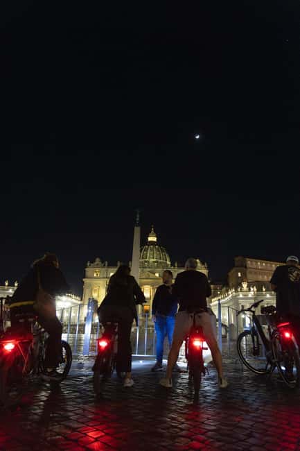Rome: E-Bike Night Tour with Food and Wine Tasting - Piazza Navona to the Pantheon: classic icons, less gridlock energy