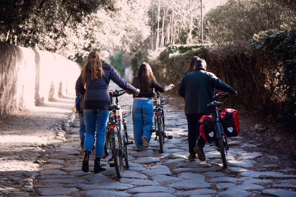 Rome: E-Bike Tour of Appia Antica, Aqueducts, and Caffarella - Meeting at the Circus Maximus and getting sorted fast