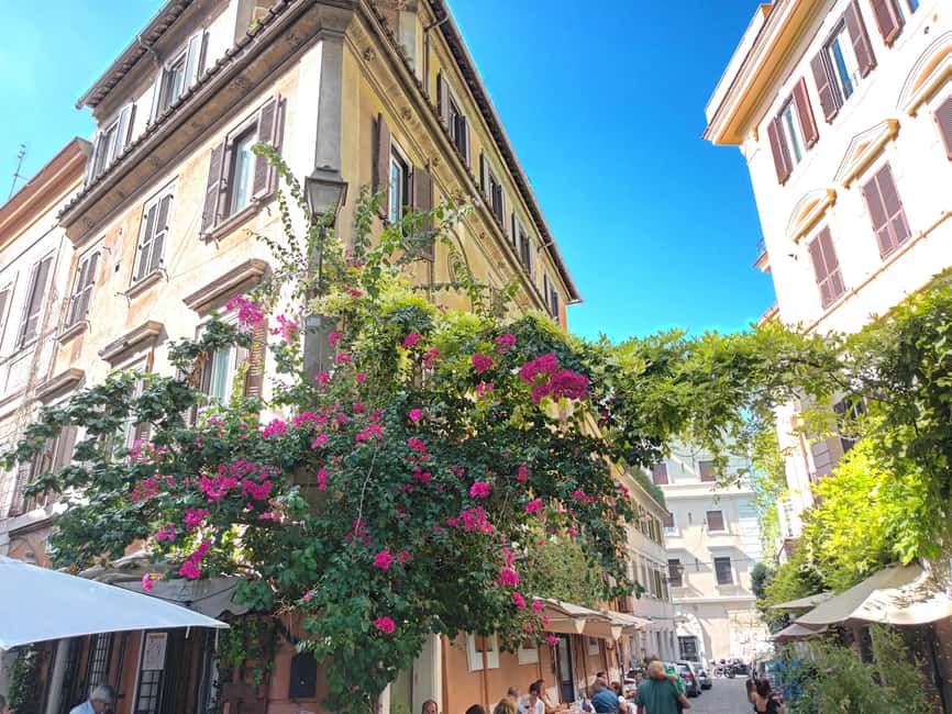 Rome: E-Bike Tour of the Seven Hills - Piazza del Quirinale, Trevi Fountain, and the grand-square start