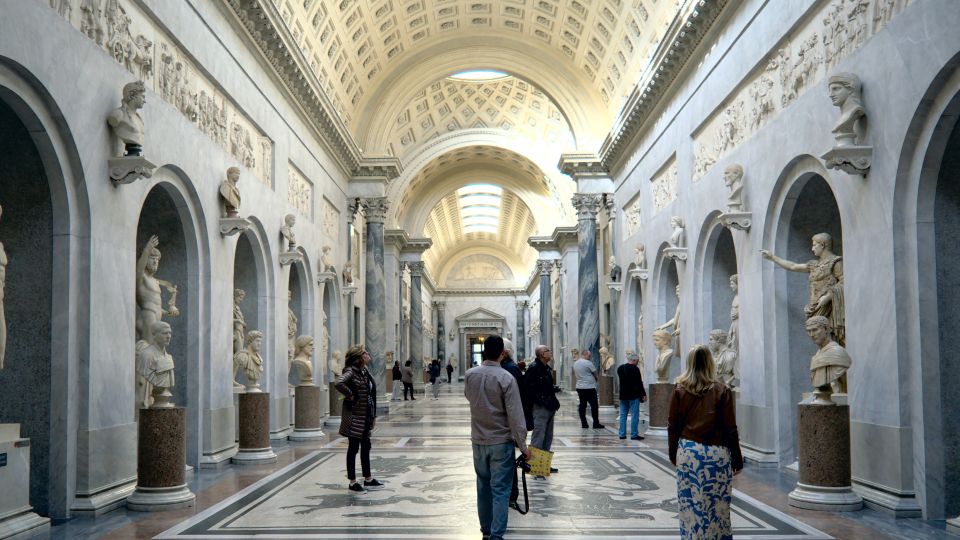 Rome: Early-Entry Vatican Museums & Sistine Chapel Tour - Sistine Chapel ceiling walkthrough: how to look up without getting lost