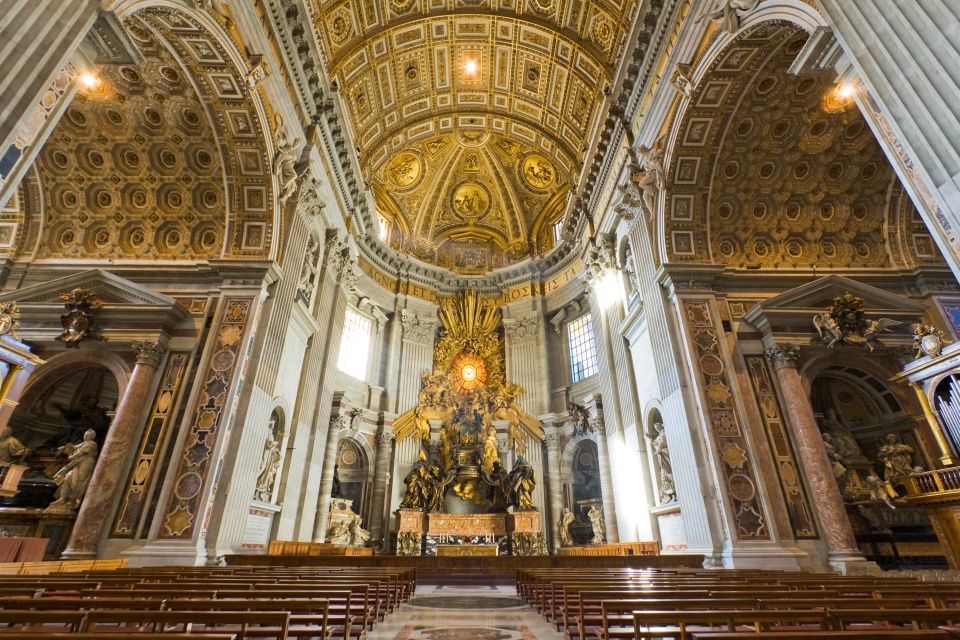 Rome: Early Morning Small-Group Vatican Tour with Pickup - St. Peter’s Square finish: the classic photo moment