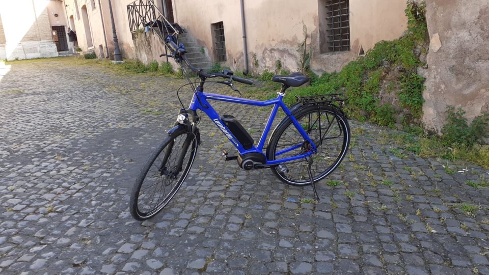 Rome: Electric Bike Rental with Helmet - Getting set up at the Rome in a Day Tours office (and what to bring)