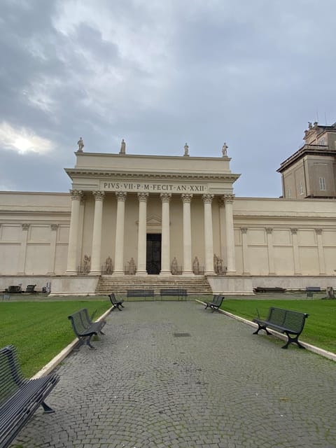 Rome: Escorted Entrance to the Vatican Museum - Meeting points that can make or break your start