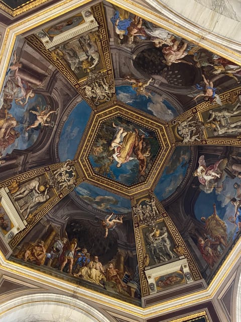 Rome: Escorted Entrance to the Vatican Museum - Airport-style security: the part you can’t beat, only plan for