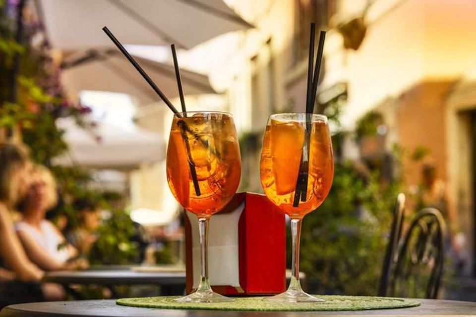 Rome: Evening Walking Tour with Cocktails and Local Guide - Key highlights at a glance