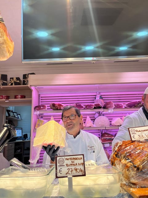 Rome: Food & Wine Tour of Campo de Fiori, Ghetto, Trastevere - Pacing, comfort, and what to wear for the walking parts
