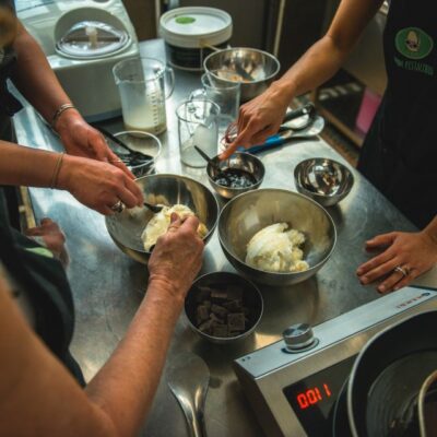 Rome: Gelato Masterclass with Live Chief and Tastings - Entering the lesson: what the chef teaches (and why it matters)