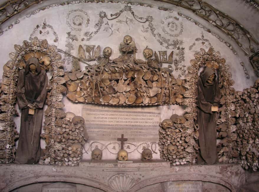 Rome: Ghosts & Bone Crypts Tours: 2 Tours, 1 Discount Ticket - Piazza Barberini meeting point: where you’ll start your night