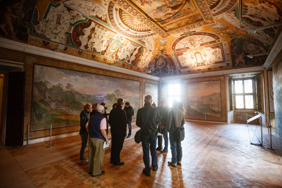 Rome: Hadrian's Villa and Villa d'Este Half-Day Tour - From Rome to Tivoli via Via Tiburtina: the ride is part of the show