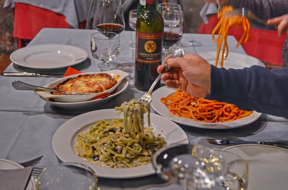 Rome: Jewish Ghetto & Campo de Fiori by Night Food Wine Tour - Campo de’ Fiori at night: the medieval market atmosphere after dark
