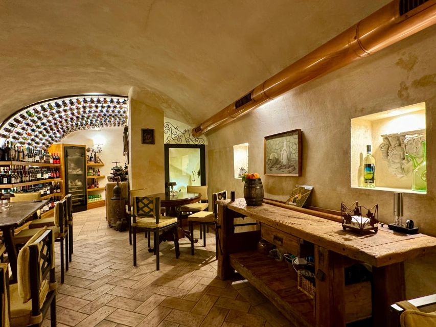 Rome: Lunch Food Tasting with Wine Pairing in Trastevere - Practical Stuff: Where to Meet and What to Expect Logistically