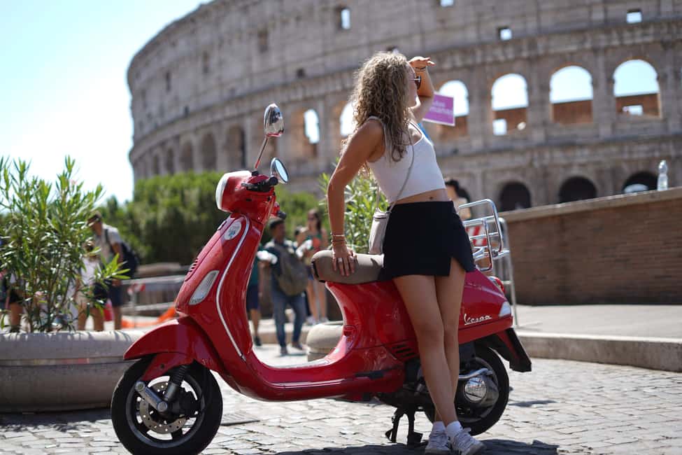 Rome: Night Photo Tour by Vespa with Aperol Spritz - Why night photos work so well from a Vespa