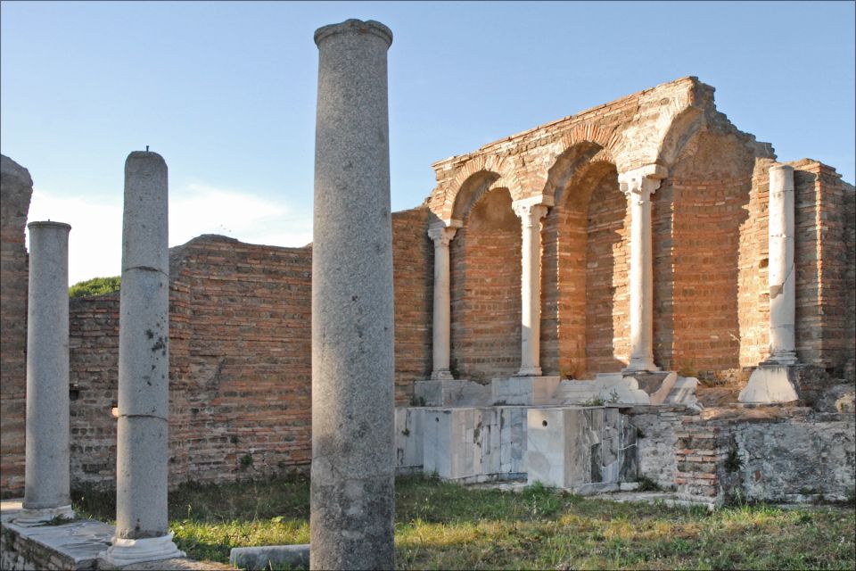 Rome: Ostia Antica Private Walking Tour with Skip-the-Line - Domus of Amor and Psyche excavations: what homes say about status