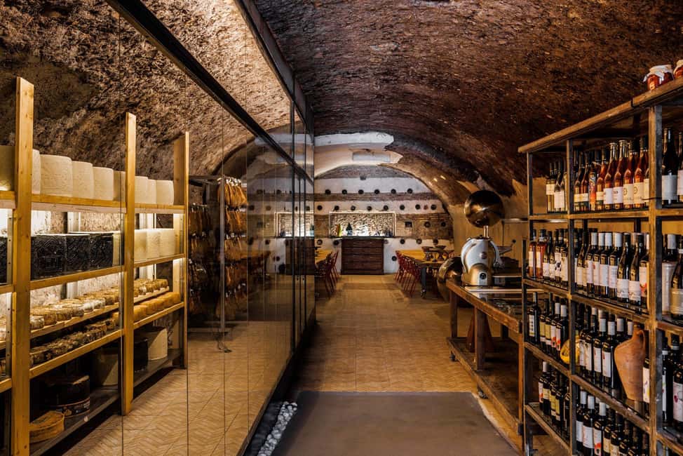 Rome: Pedal and Taste the Top 5 Tastings with e-Bike Tour - Stop-by-Stop: Monuments, Markets, and the Bites You Came For