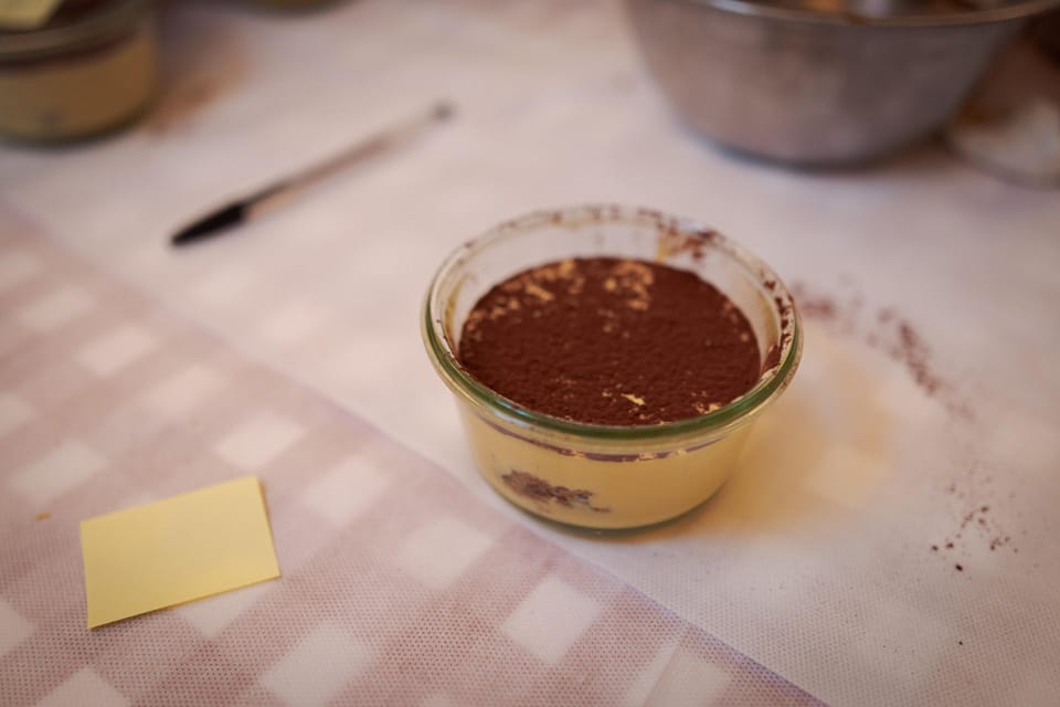 Rome: Pizza and Tiramisu Cooking Class in Piazza Navona - Should you book this Rome pizza and tiramisu class?