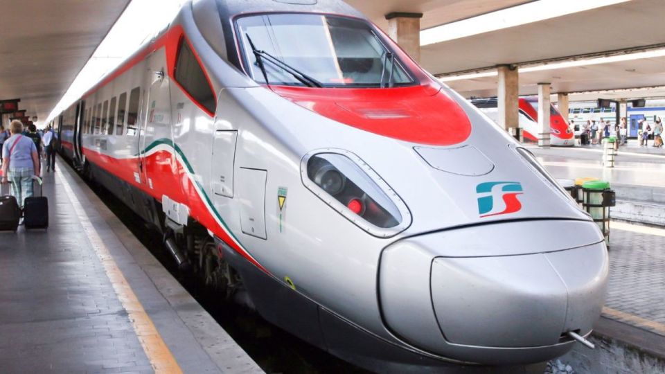 Rome: Pompeii Tour with Wine and Lunch by High Speed Train - Pompeii in 2.5 hours: what a guided skip-the-line walk gets you