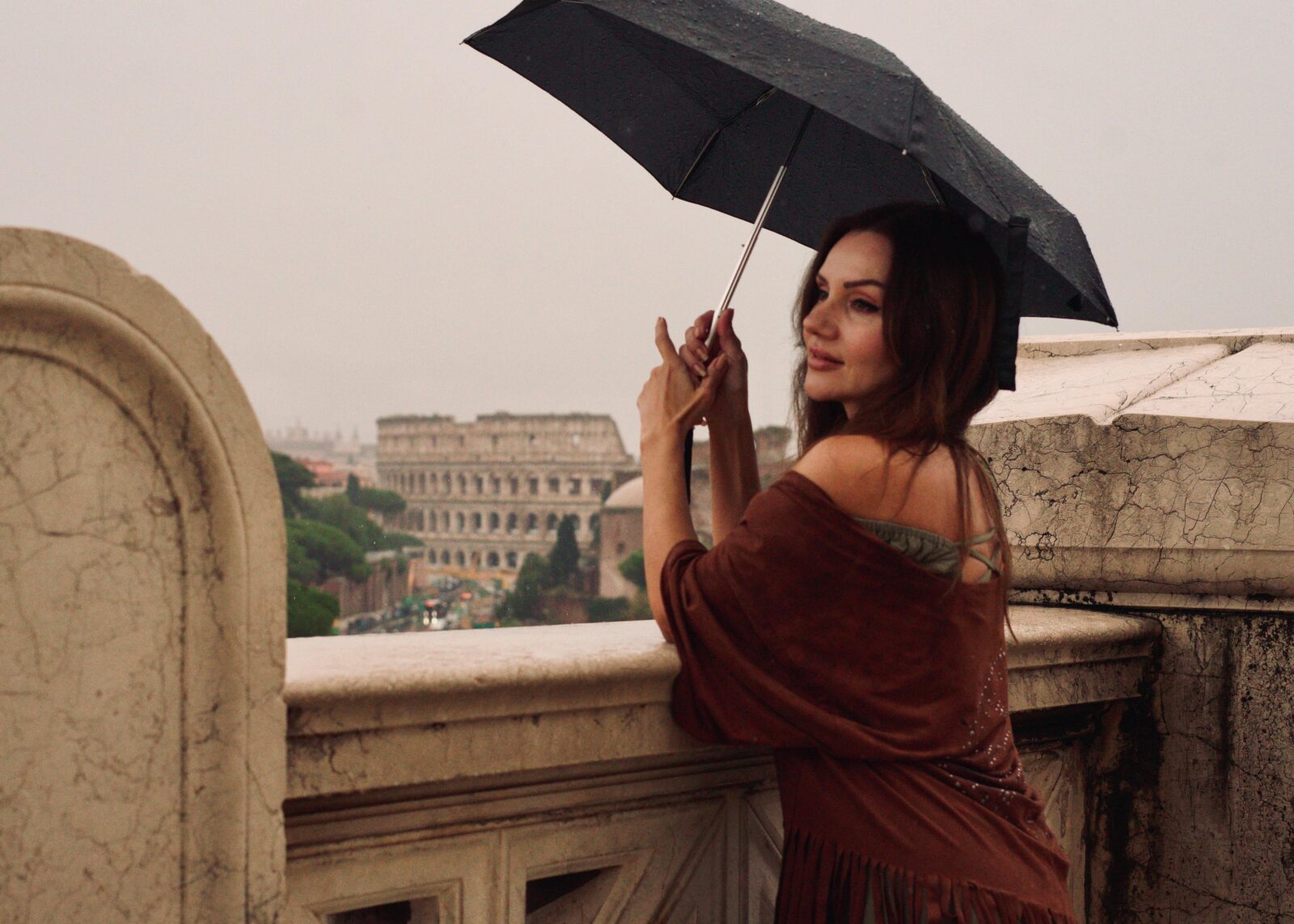 Rome: Private Couple Photoshoot with Candid & Romantic Times - A note on timing and the reality of Rome light