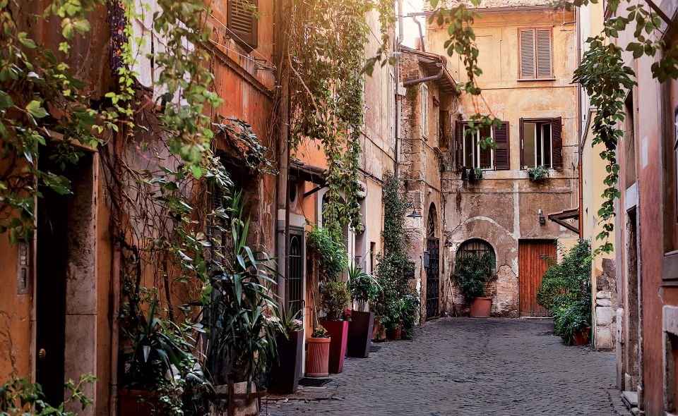 Rome: Private Food Tour in Trastevere and Campo de Fiori - Entering Campo de’ Fiori: the square before you eat