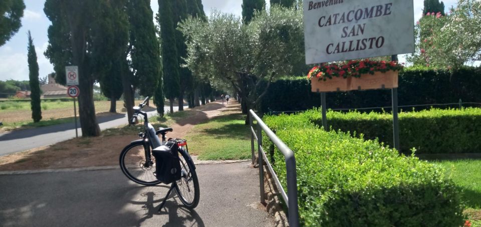 Rome: Tour by Top E-bike Ancient Appian Way Catacombs Aqueducts - Circus of Maxentius: a photo stop with real atmosphere