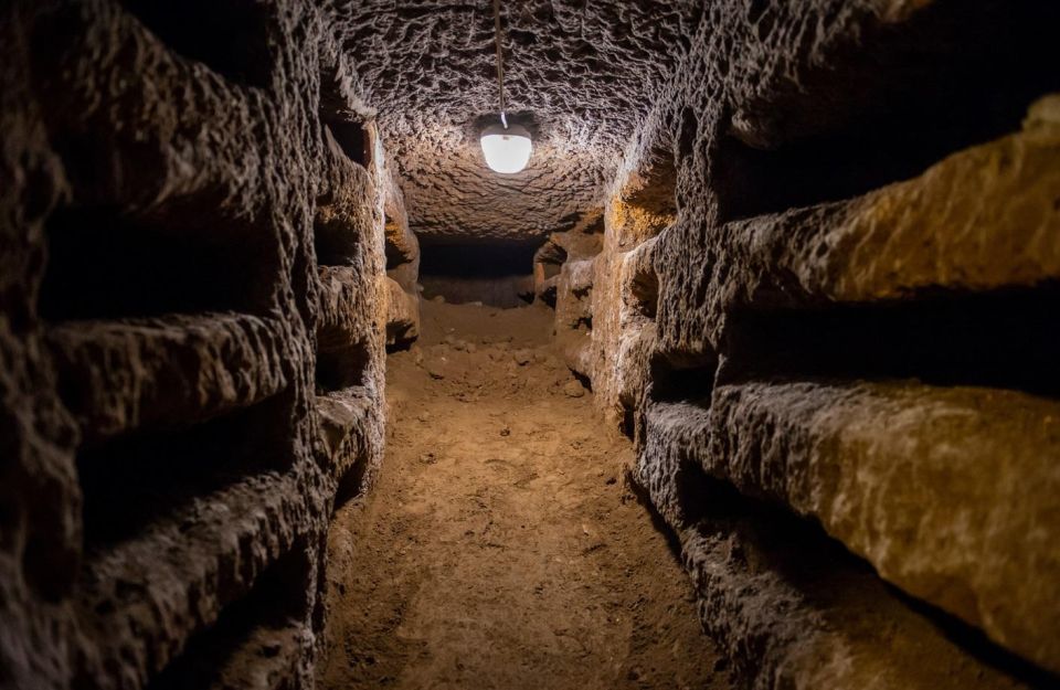 Rome: Underground Catacombs Guided Tour with Transfer - From Santi Cosma e Damiano to the Catacombs in Air-Conditioned Comfort