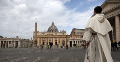Rome: Vatican City and Catacombs Full-Day Guided Tour - Colosseum time: a photo stop plus guided context