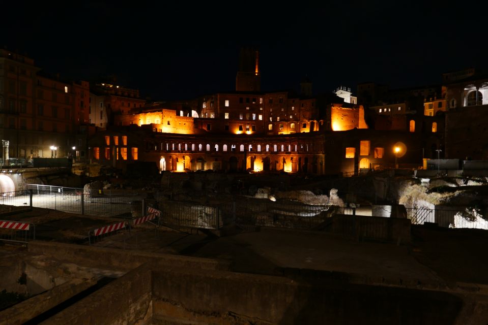 Rome: Wonders of Ancient Rome at Dusk - Choosing Between Private and Small Groups