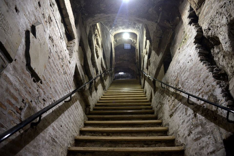 Secrets Below Rome: Tour Catacombs and Ancient Appian Way - The Catacombs: what’s special about San Callisto / San Sebastiano