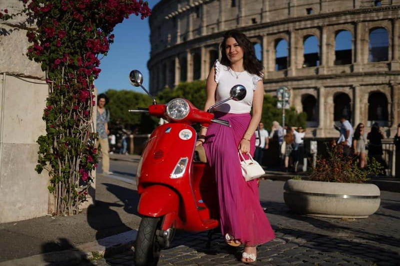 Vespa city tour in Rome with two different routes - From Via del Colosseo to the first big monuments: where you start matters
